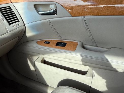 Used 2007 Toyota Avalon Limited image 13