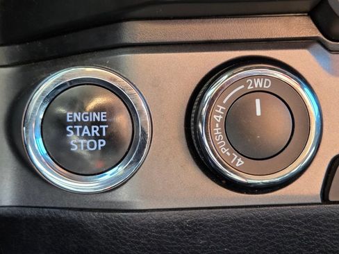 Used 2019 Toyota Tacoma TRD Off-Road w/ Technology Package AWD/4WD image 33