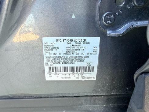 Used 2024 Ford Explorer XLT RWD image 30