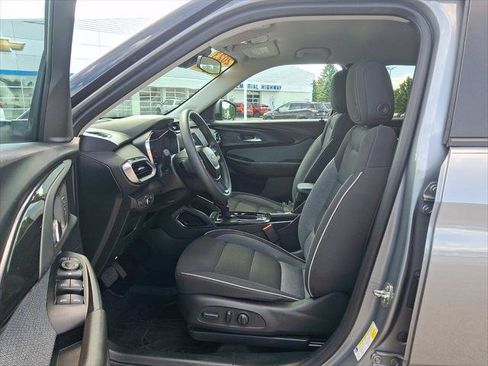 Used 2023 Chevrolet TrailBlazer LT FWD image 13