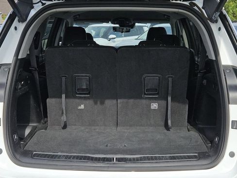 Used 2023 Jeep Grand Cherokee L Limited w/ Luxury Tech Group II image 9