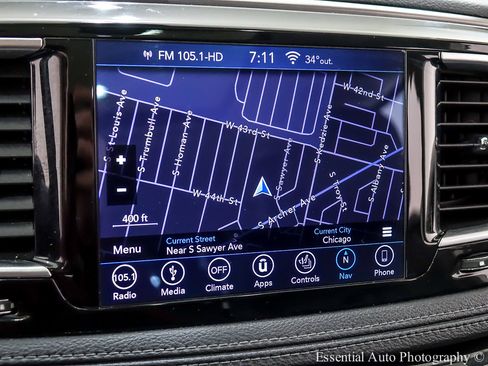 Used 2018 Chrysler Pacifica Limited image 23