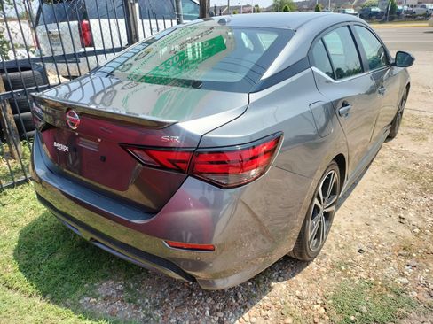 Used 2021 Nissan Sentra SV FWD image 3