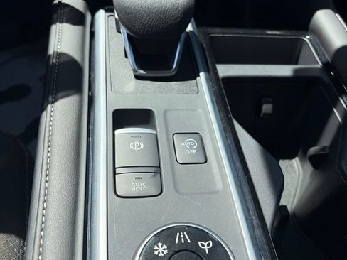 Used 2025 Nissan Pathfinder SL w/ Lighting Package (N92) AWD/4WD image 19
