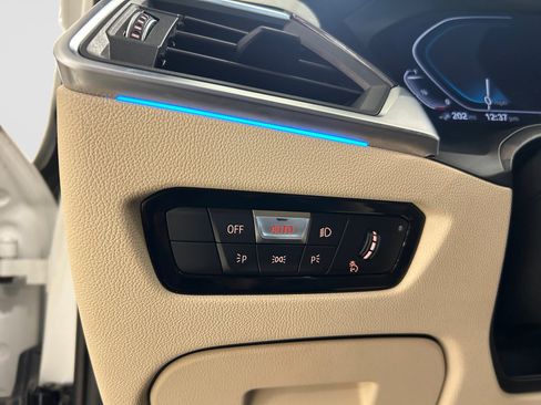 Used 2021 BMW 330e w/ Convenience Package RWD image 19