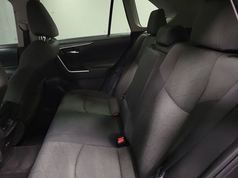Used 2022 Toyota RAV4 XLE image 20