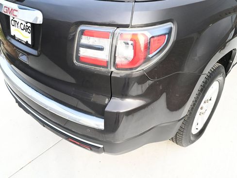 Used 2015 GMC Acadia SLE image 12