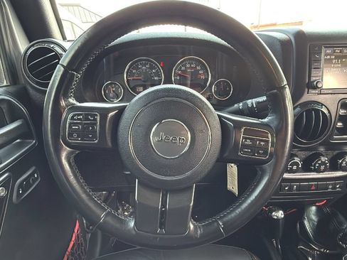 Used 2017 Jeep Wrangler Unlimited Rubicon AWD/4WD image 20