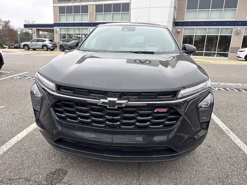 Used 2024 Chevrolet Trax RS w/ Driver Confidence Package image 4