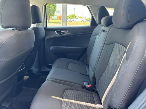Used 2024 Kia Sportage LX FWD image 24