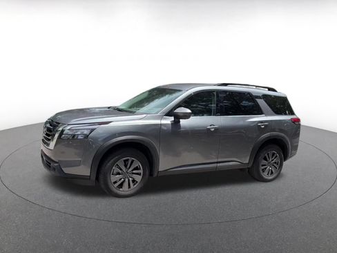 Used 2025 Nissan Pathfinder SV FWD image 7