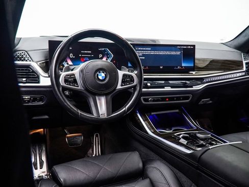 Used 2023 BMW X7 xDrive40i w/ M Sport Package AWD/4WD image 5