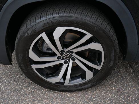 Certified 2023 Volkswagen Atlas Cross Sport SEL AWD/4WD image 15