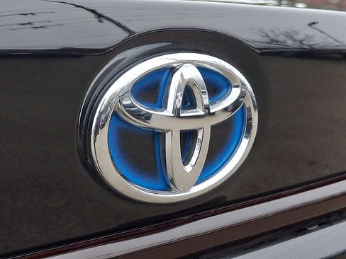 Used 2025 Toyota Corolla LE image 34