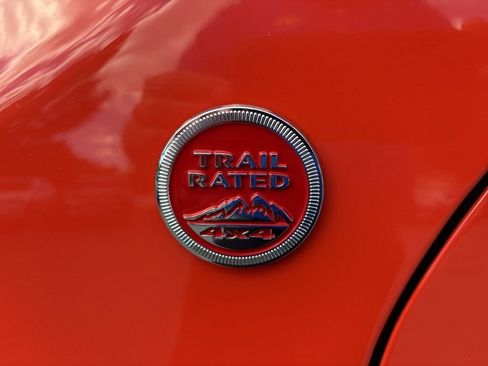 Used 2021 Jeep Renegade Trailhawk w/ Trailer Tow Group image 12