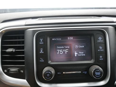 Used 2022 RAM 1500 Classic SLT AWD/4WD image 31