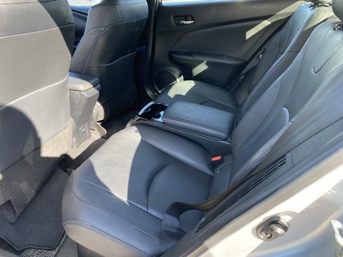 Used 2017 Toyota Prius Prime Premium w/ Preferred Accessory Package FWD image 13