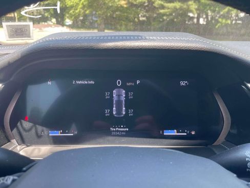 Used 2023 Jeep Grand Cherokee Limited AWD/4WD image 25