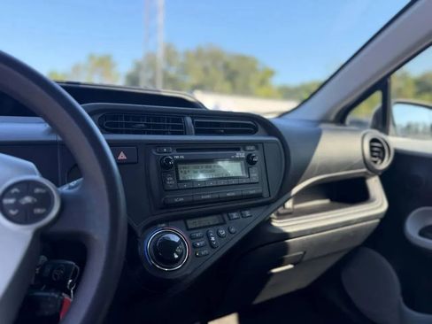 Used 2012 Toyota Prius C One image 17