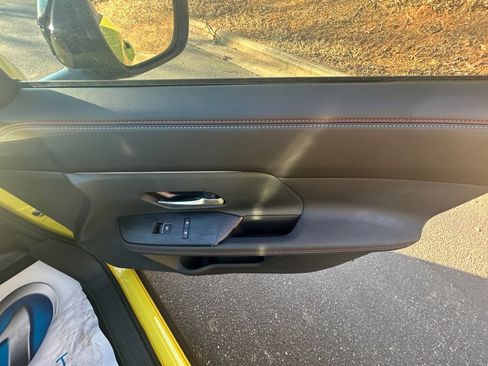 Used 2025 Nissan Kicks SR w/ SR Premium Package image 35