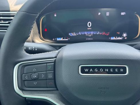 Certified 2025 Jeep Wagoneer Series II w/ Convenience Group I AWD/4WD image 27