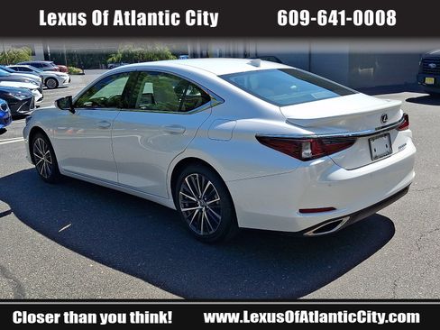 Used 2025 Lexus ES 350 w/ Premium Package FWD image 4
