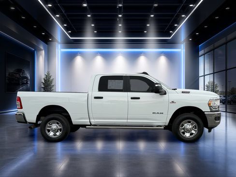 Used 2024 RAM 2500 Big Horn w/ Cold Weather Group AWD/4WD image 2