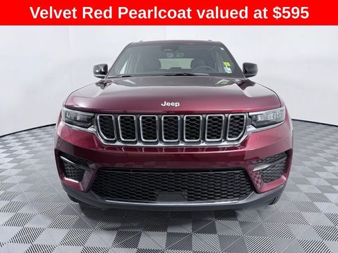 Used 2025 Jeep Grand Cherokee Laredo X image 3