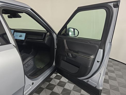 Used 2022 Rivian R1T Adventure image 18