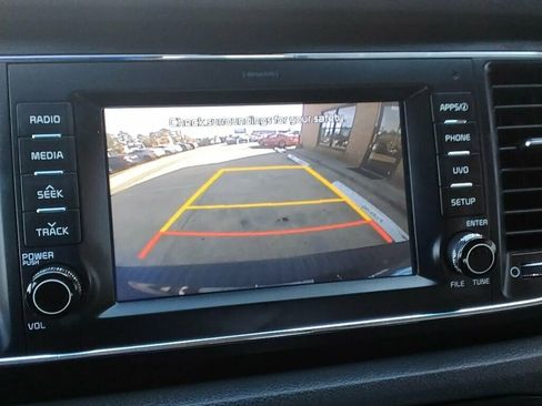 Used 2018 Kia Sedona LX w/ LX Essentials Premium Package image 23