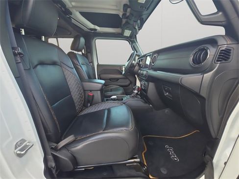 Used 2020 Jeep Wrangler Unlimited Sahara image 15