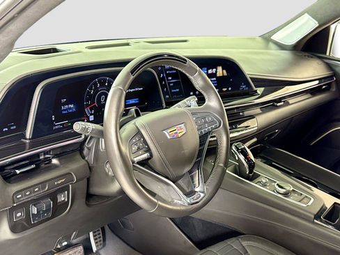 Used 2024 Cadillac Escalade V w/ LPO, ONYX Package AWD/4WD image 15