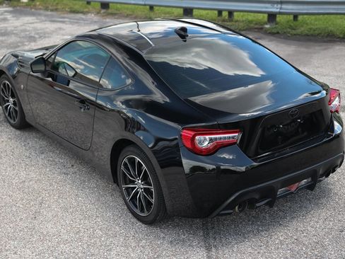 Used 2017 Toyota 86 RWD image 4