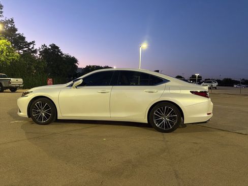 Used 2023 Lexus ES 350 w/ Premium Package FWD image 9
