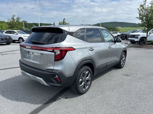 Used 2024 Kia Seltos LX AWD/4WD image 7