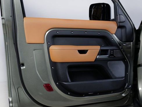 Used 2021 Land Rover Defender 90 X image 26