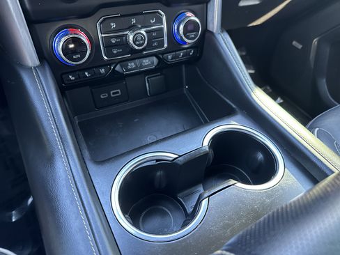 Used 2022 GMC Yukon SLT w/ SLT Luxury Package image 31