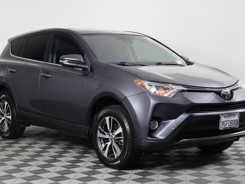 Used 2018 Toyota RAV4 XLE w/ Carpet Mat Package FWD image 3