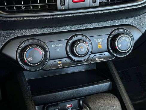 Used 2023 Kia Forte LXS w/ LXS Technology Package image 17