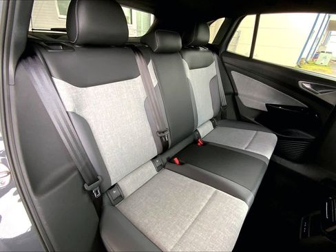 Used 2023 Volkswagen ID.4 Pro image 19