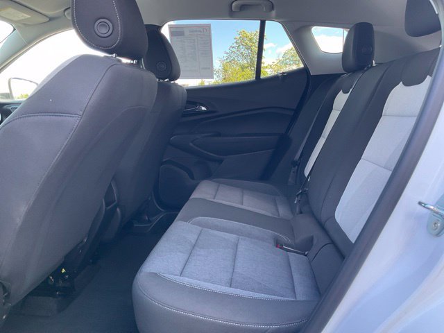 Used 2024 Chevrolet Trax LS w/ LS Convenience Package FWD image 18