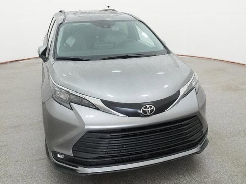 New 2026 Toyota Sienna XLE FWD image 16