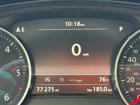 Used 2016 Volkswagen Touareg Sport AWD/4WD image 36