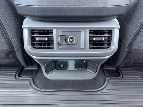 Used 2025 Ford F150 XLT w/ Equipment Group 302A MID RWD image 26