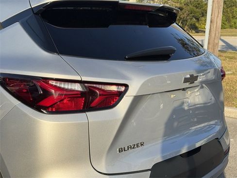 Used 2019 Chevrolet Blazer LT image 10