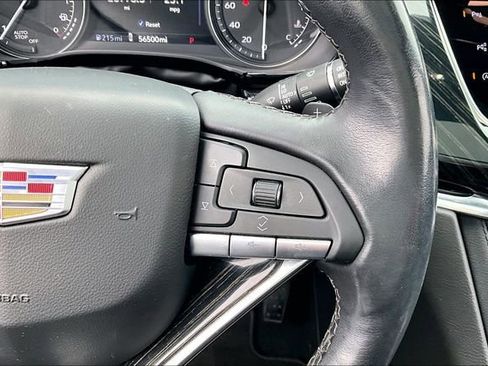 Used 2022 Cadillac XT6 Premium Luxury w/ Technology Package FWD image 19