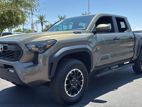 Used 2024 Toyota Tacoma TRD Sport image 3
