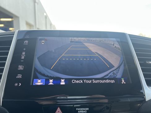 Used 2017 Honda Pilot Elite image 14