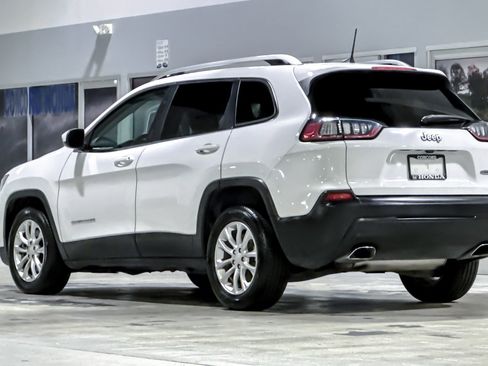 Used 2019 Jeep Cherokee Latitude w/ Popular Appearance Group image 3