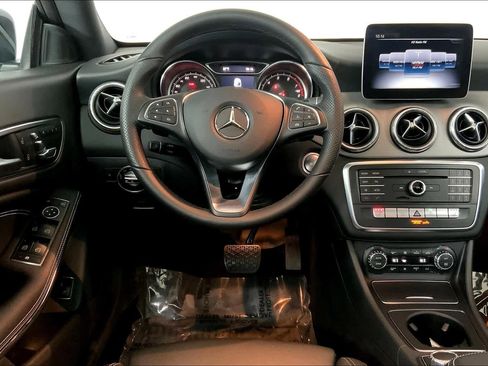 Used 2019 Mercedes-Benz CLA 250 4MATIC image 5